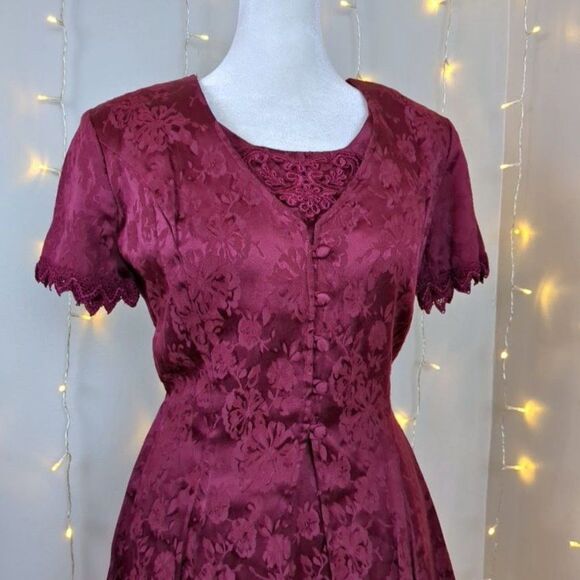 Vintage 1990s Mini Dress Floral Crochet Maroon Satin Empire WhimsiGoth Jr's 5 - Picture 3 of 16